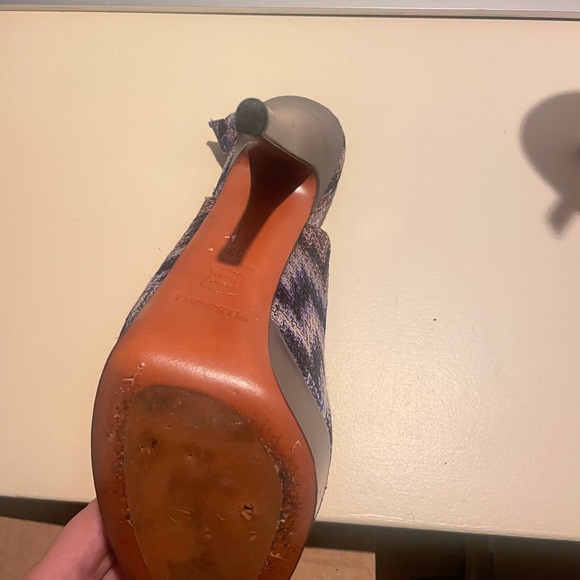 Missoni hills- like new - Picture 3 of 7